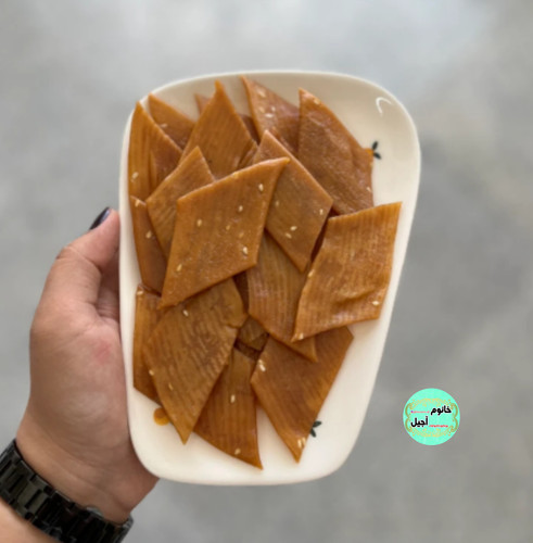 سوهان رژیمی سالم و کم کالری با طعم زعفرانی طبیعی بر پایه جوانه گندم