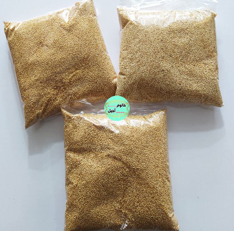 کنجد تف داده تازه و برشته با عطر طبیعی، مناسب صبحانه و پخت و پز