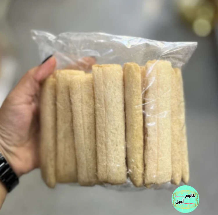شوکو بیسکویت موزی با طعم خوشمزه موز با بافت ترد مناسب میان وعده